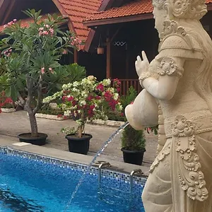 3* Guest house Uli Wood Villa, Bali - Near Gwk